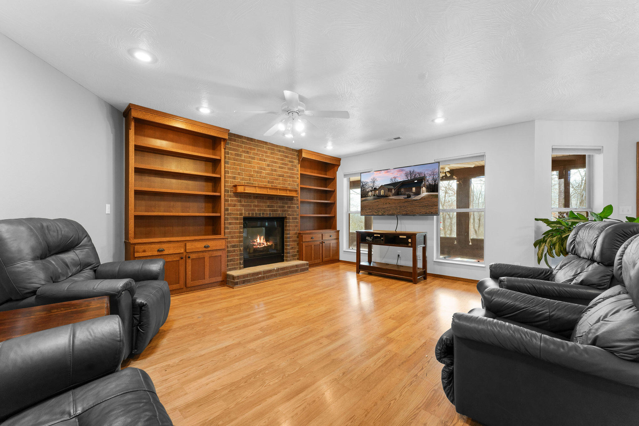 270 Craig Road Walnut Shade, MO 65771 - Photo 20 of 89 Living Room