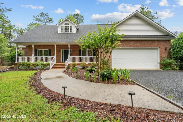 $540,000 | 10 Lodge Pole Lane, Pinehurst, NC 28374