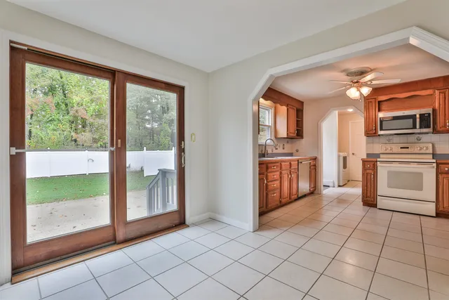 $3,350 | 14 Clare Lane, Salem, NH 03079