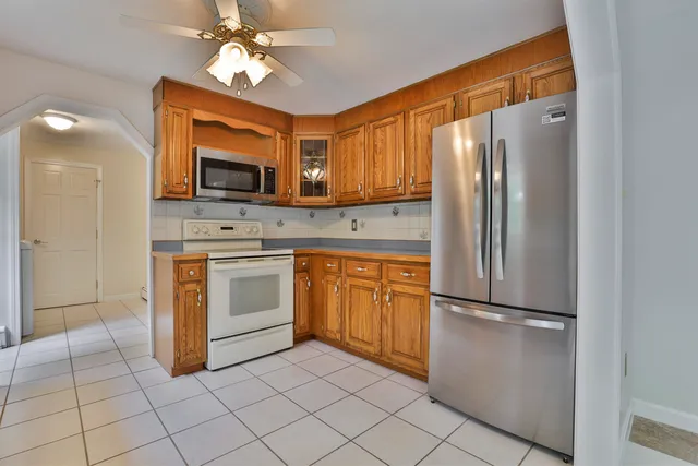 $3,350 | 14 Clare Lane, Salem, NH 03079