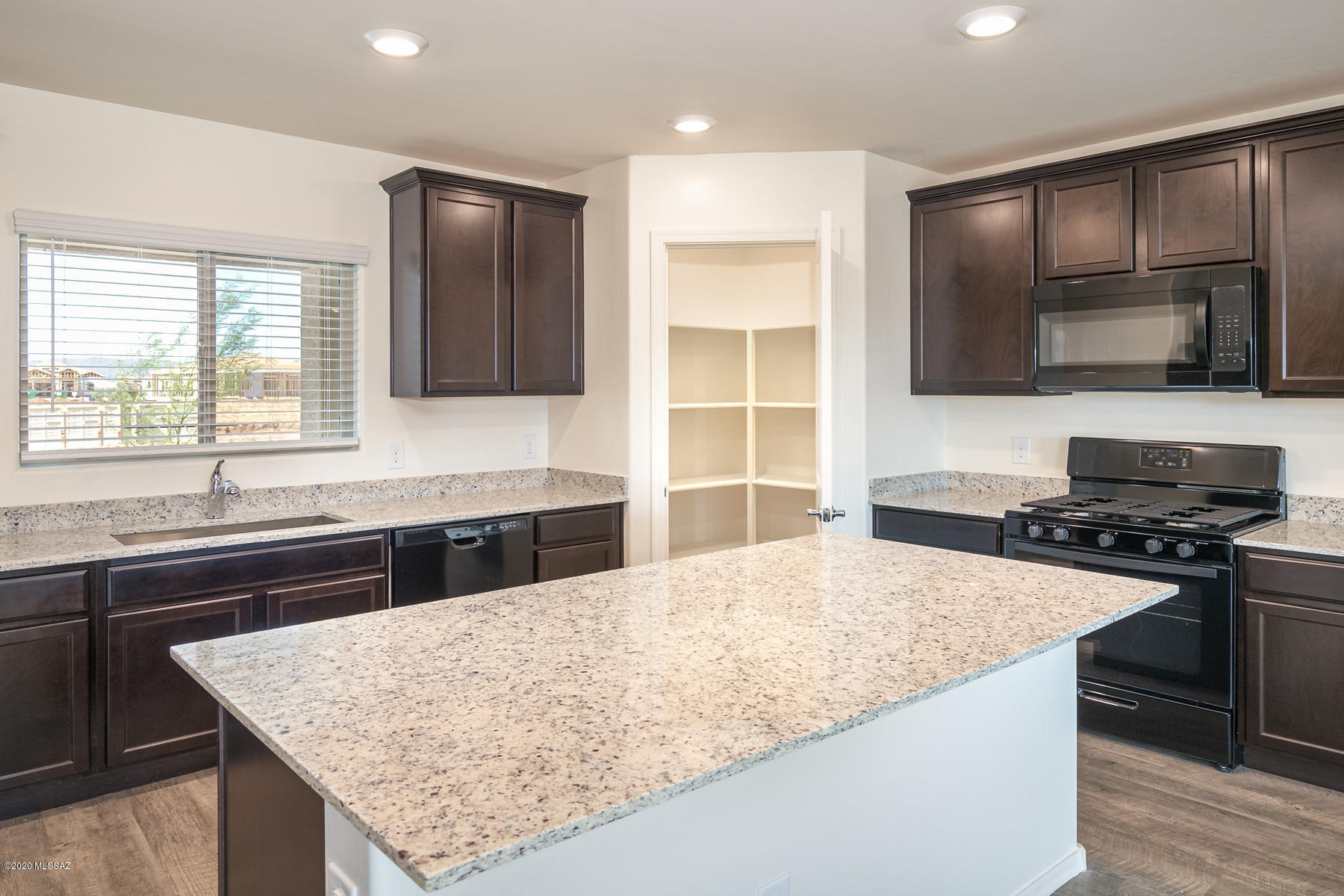 6970 South Draper Road Tucson, AZ 85757 - Photo 5 of 7 Gallery Image 5
