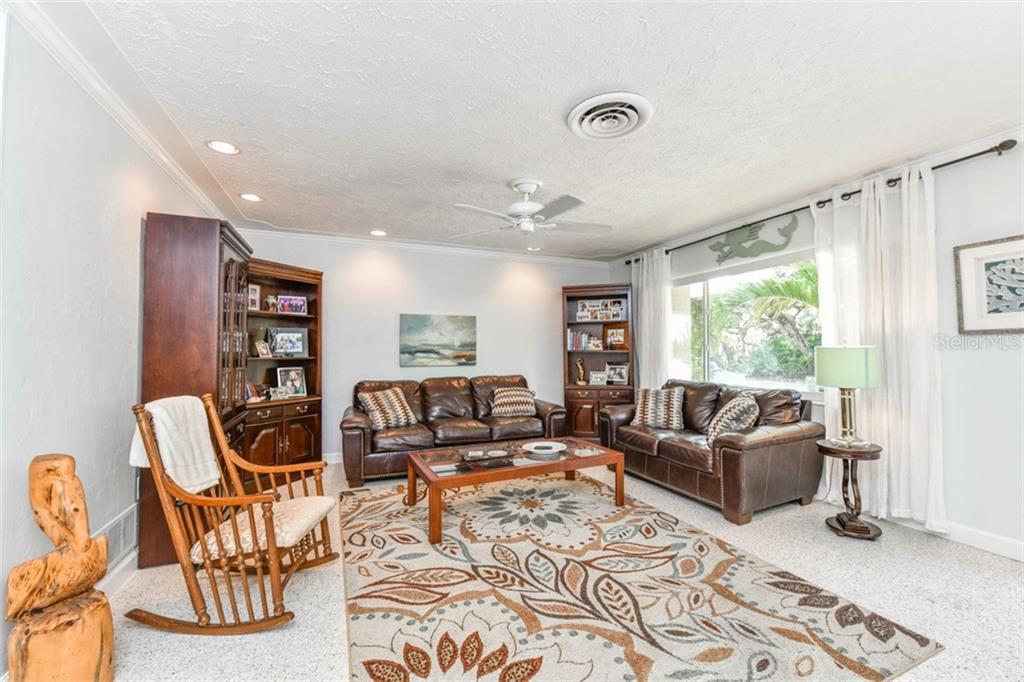 6620 Peacock Road Sarasota, FL 34242 - Photo 15 of 25 Gallery Image 15