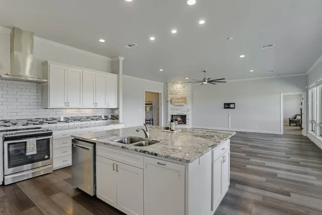 $3,100 | 21003 Twisting Trail, Lago Vista, TX 78645