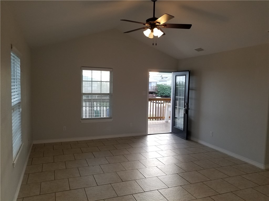 410 Knickerbocker Street, Unit A Corpus Christi, TX 78418 - Photo 3 of 18 Upstairs living