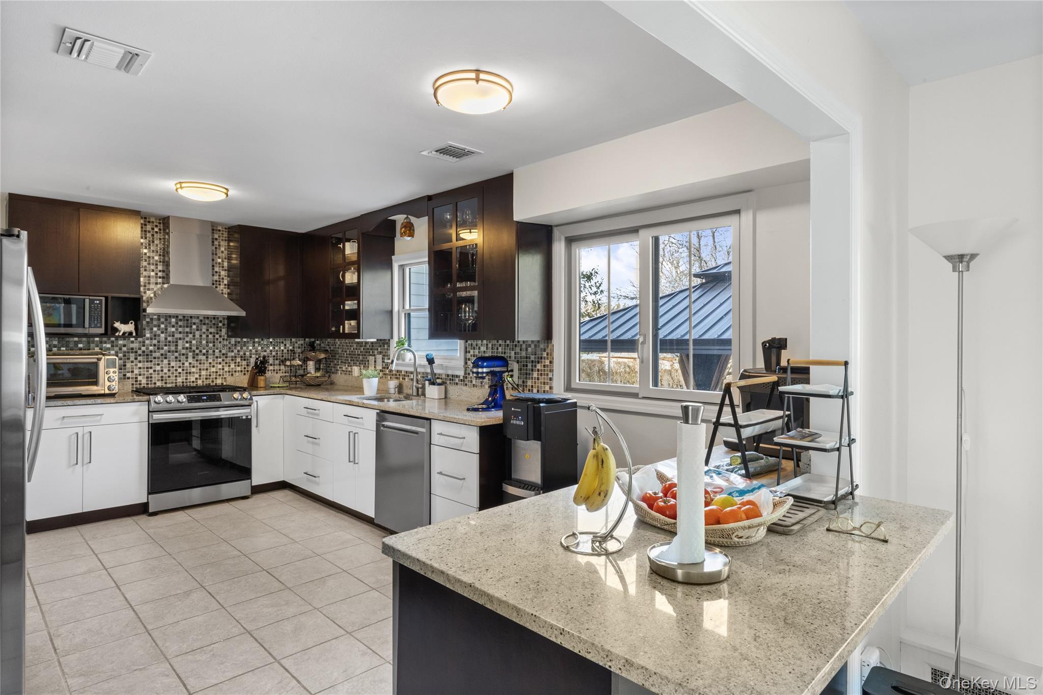 51 Convent Road Syosset, NY 11791 - Photo 14 of 36