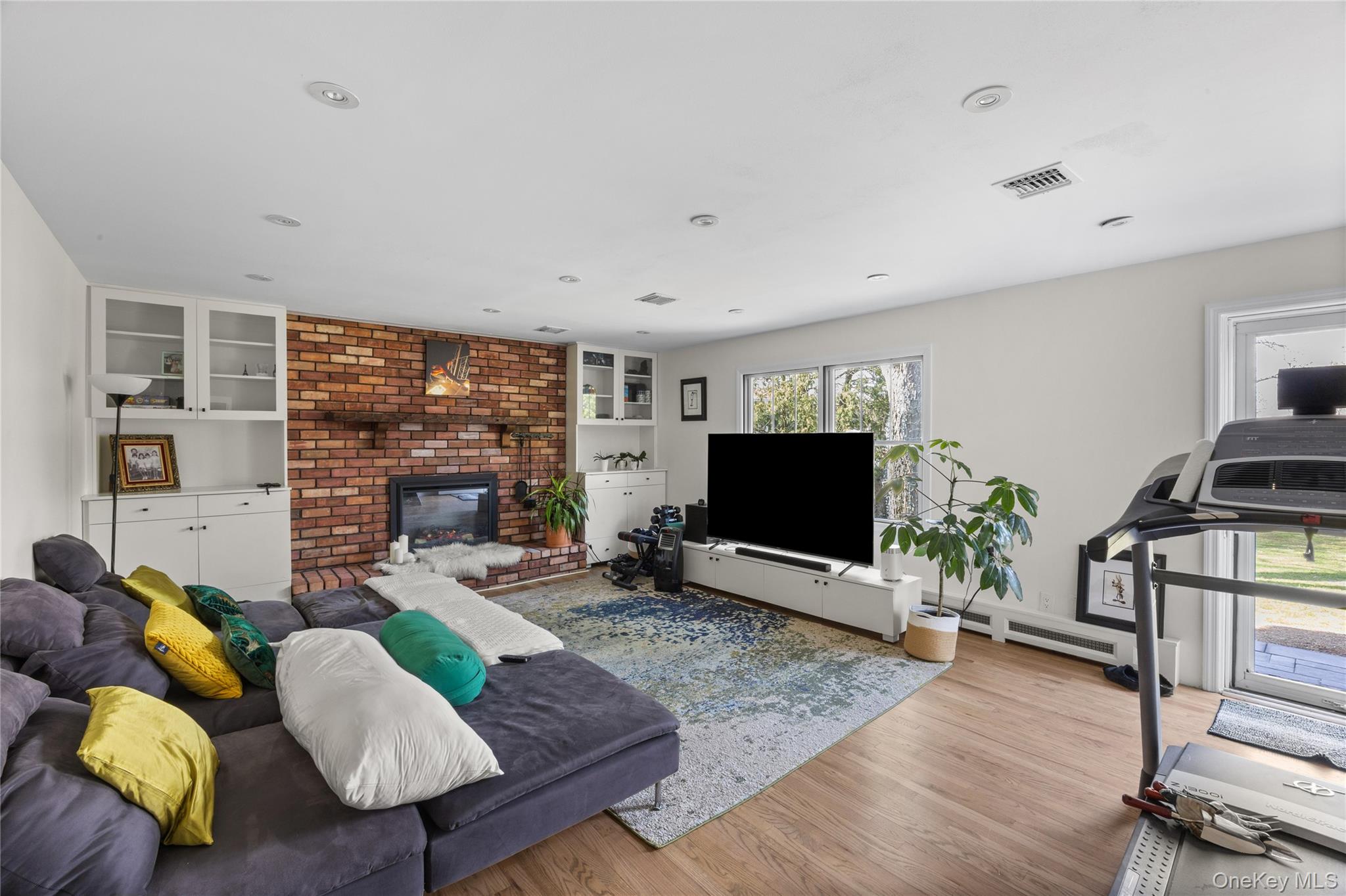 51 Convent Road Syosset, NY 11791 - Photo 17 of 36