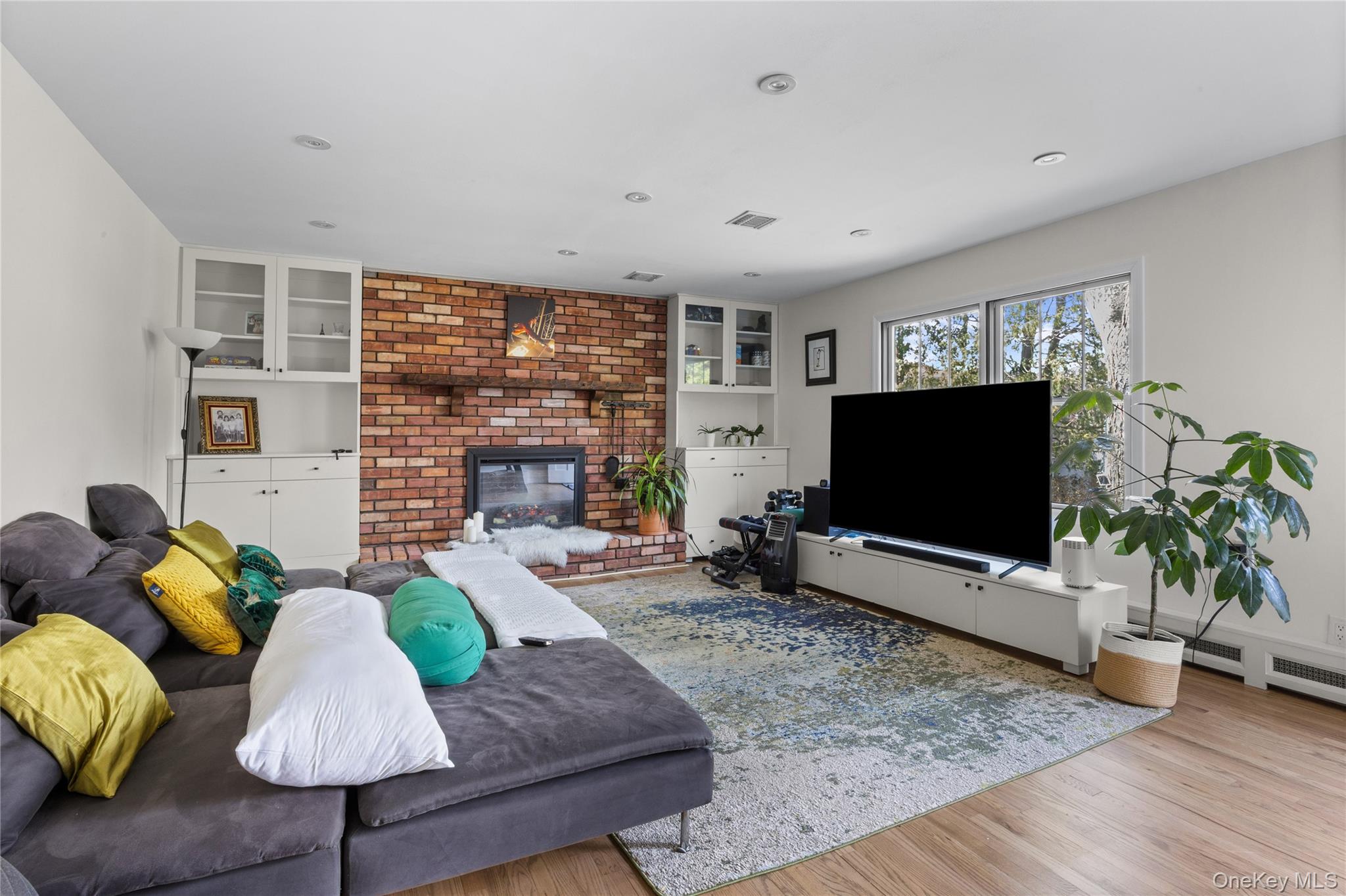 51 Convent Road Syosset, NY 11791 - Photo 18 of 36