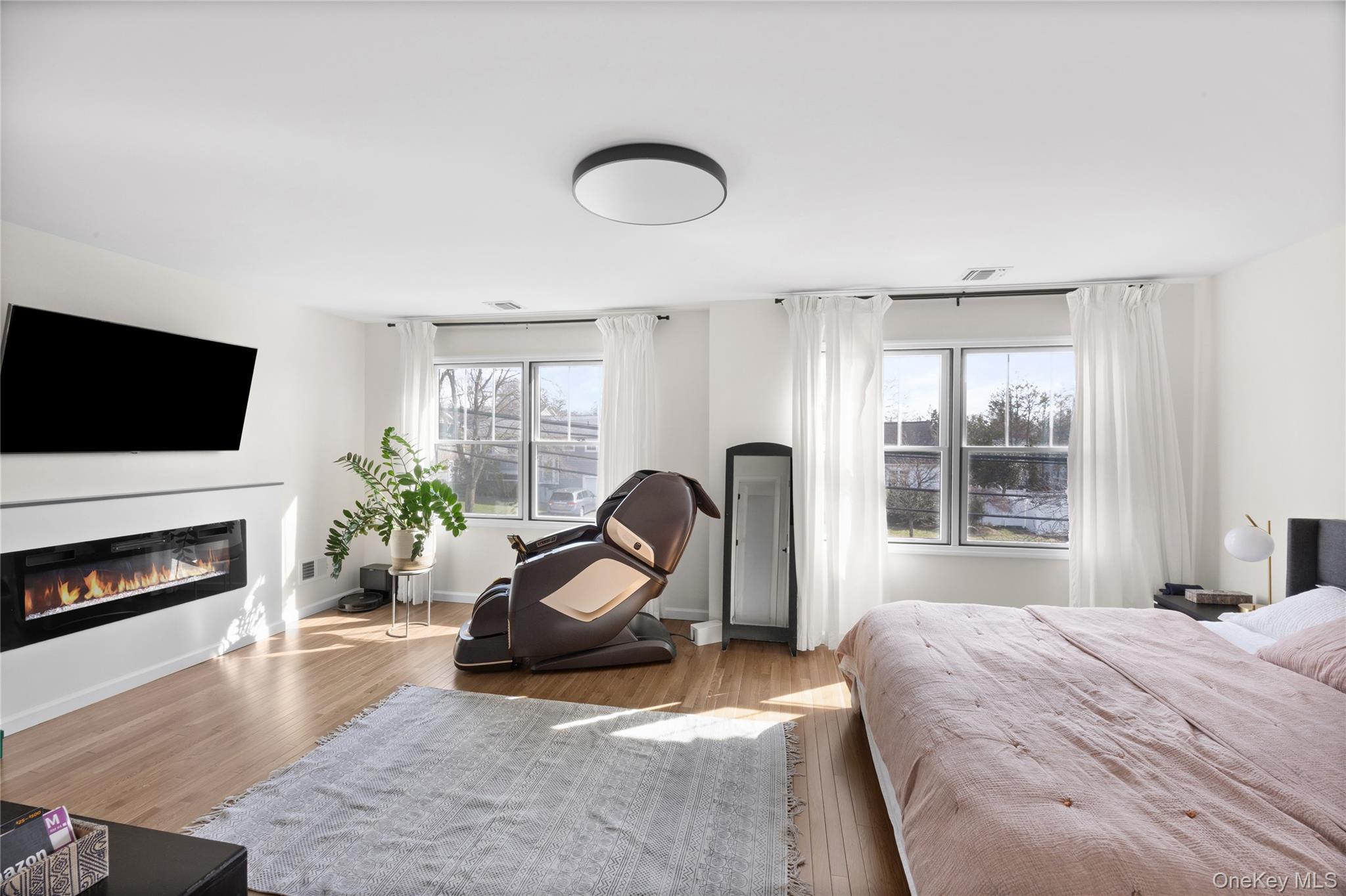 51 Convent Road Syosset, NY 11791 - Photo 21 of 36