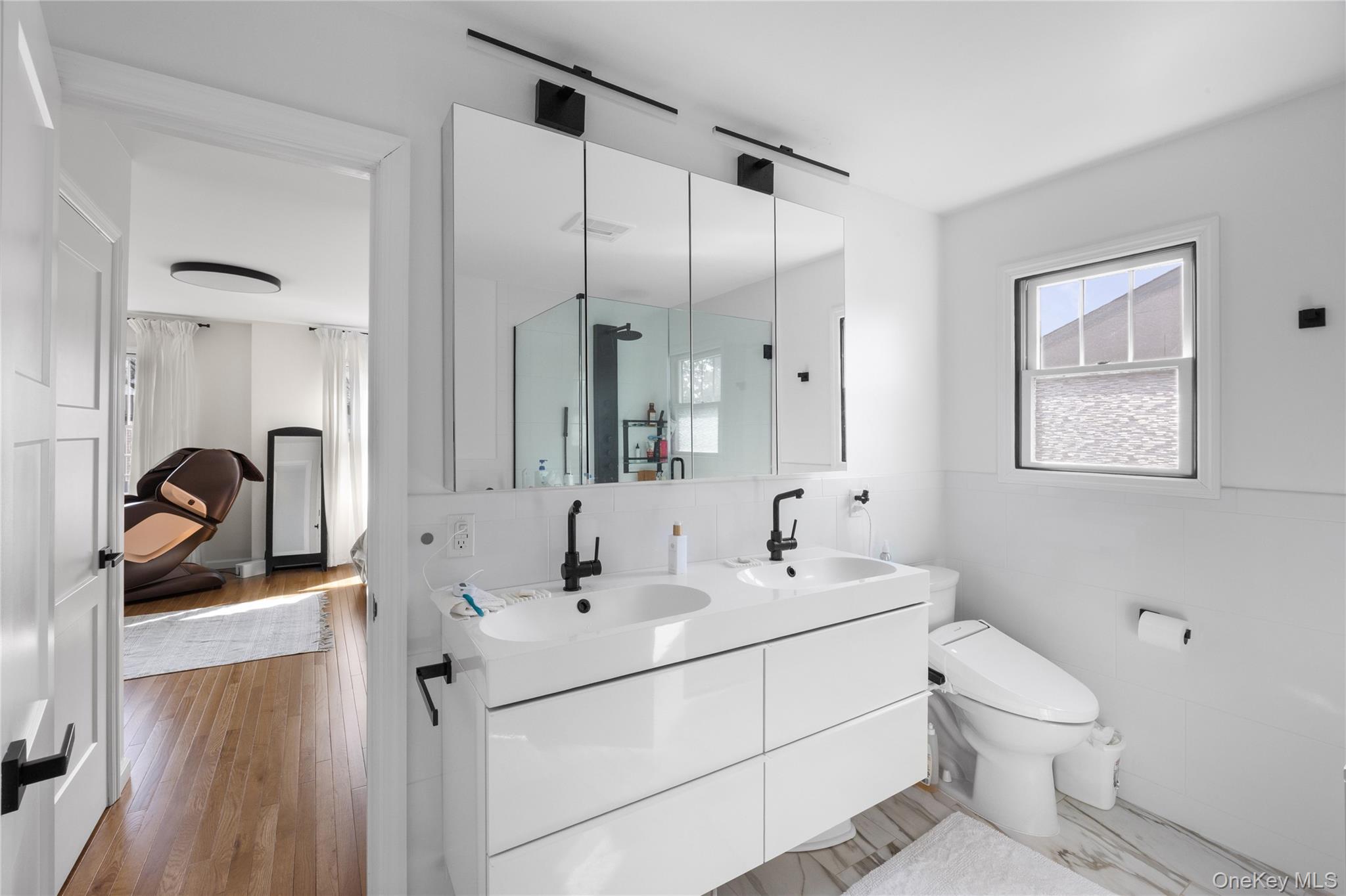 51 Convent Road Syosset, NY 11791 - Photo 22 of 36