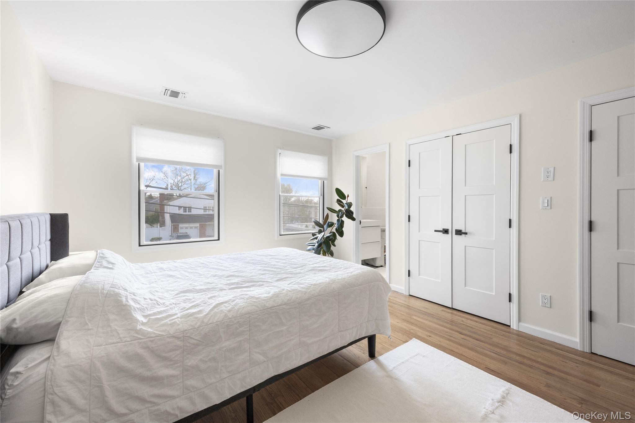 51 Convent Road Syosset, NY 11791 - Photo 24 of 36