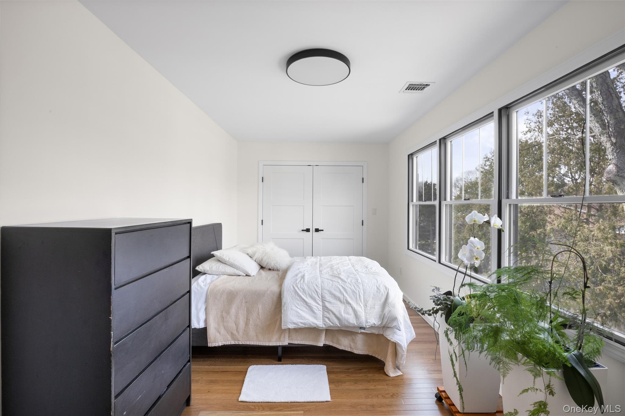 51 Convent Road Syosset, NY 11791 - Photo 26 of 36