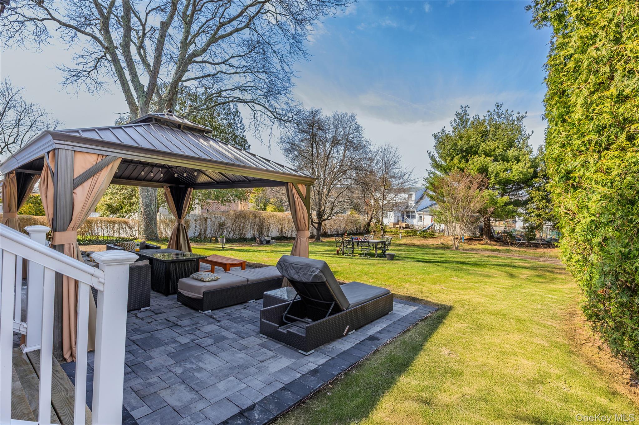 51 Convent Road Syosset, NY 11791 - Photo 4 of 36