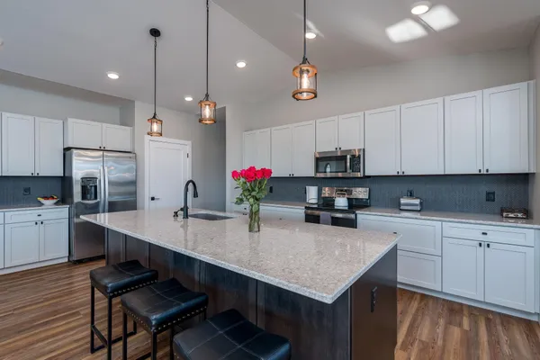 $790,000 | 34 South Pointe Court, North Mankato, MN 56003