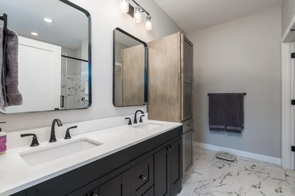 $790,000 | 34 South Pointe Court, North Mankato, MN 56003