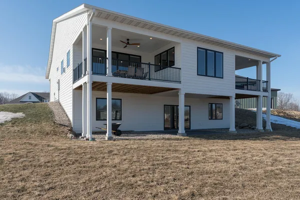 $790,000 | 34 South Pointe Court, North Mankato, MN 56003