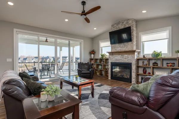 $790,000 | 34 South Pointe Court, North Mankato, MN 56003