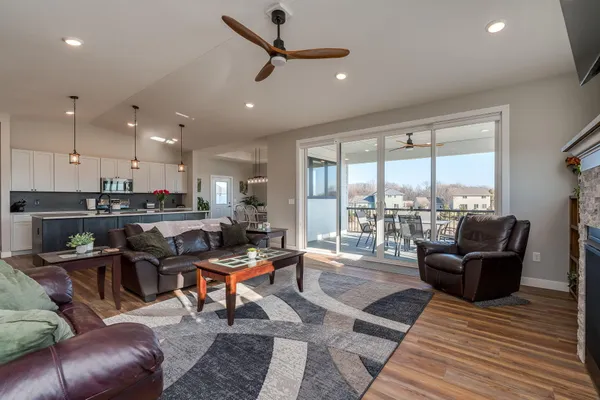 $790,000 | 34 South Pointe Court, North Mankato, MN 56003