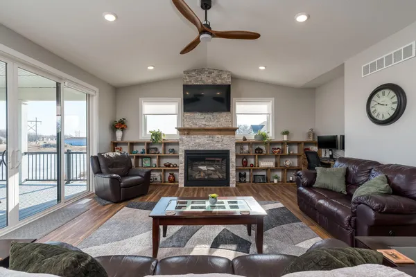 $790,000 | 34 South Pointe Court, North Mankato, MN 56003