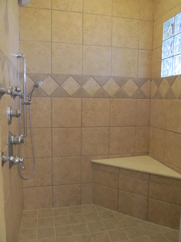 9398 Oak Ridge Drive Rochelle, IL 61068 - Photo 17 of 25 a bathroom with a shower