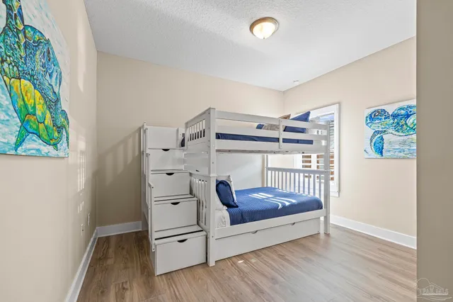 $669,900 | 1328 Sea Grv Court, Gulf Breeze, FL 32563