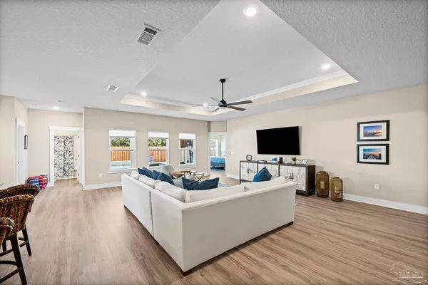 $664,900 | 1328 Sea Grv Court, Gulf Breeze, FL 32563