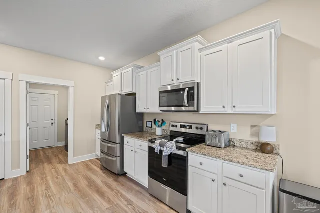 $669,900 | 1328 Sea Grv Court, Gulf Breeze, FL 32563