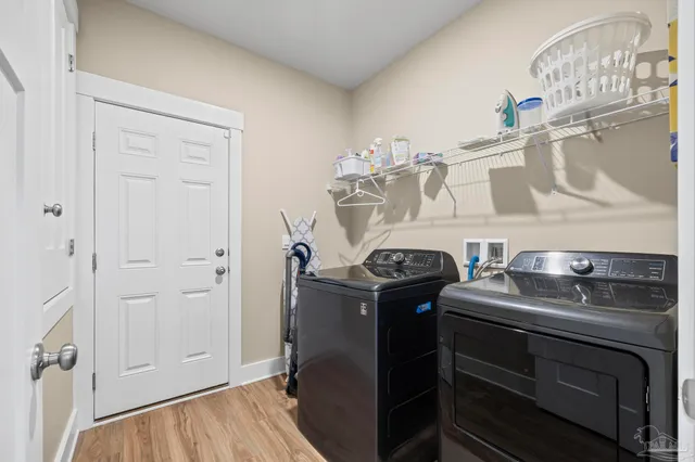 $669,900 | 1328 Sea Grv Court, Gulf Breeze, FL 32563