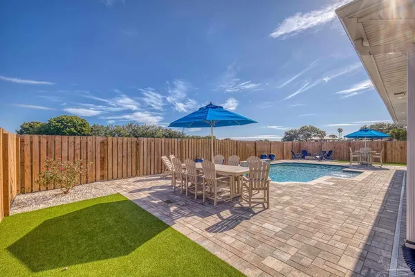 $664,900 | 1328 Sea Grv Court, Gulf Breeze, FL 32563