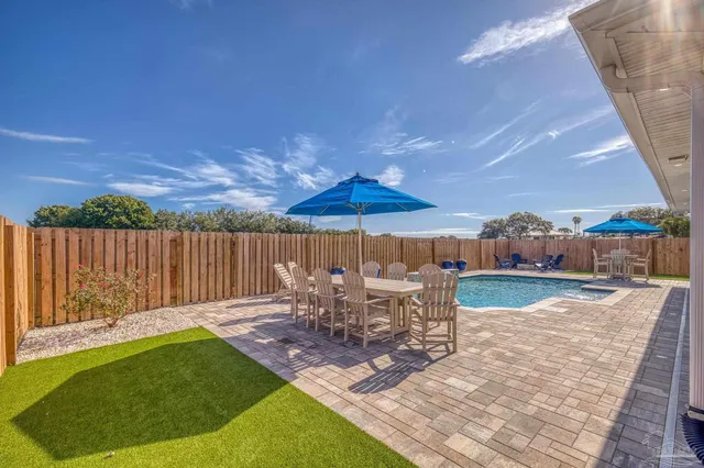 $669,900 | 1328 Sea Grv Court, Gulf Breeze, FL 32563