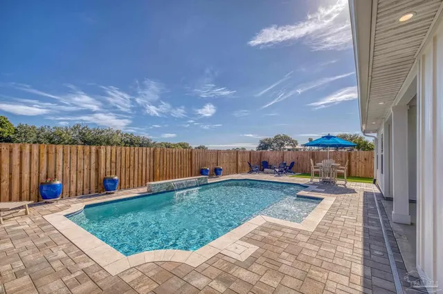 $669,900 | 1328 Sea Grv Court, Gulf Breeze, FL 32563