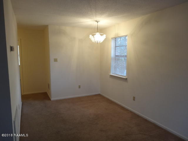 132 Hummingbird Lane, Unit D Lafayette, LA 70506 - Photo 4 of 8 DSC02217