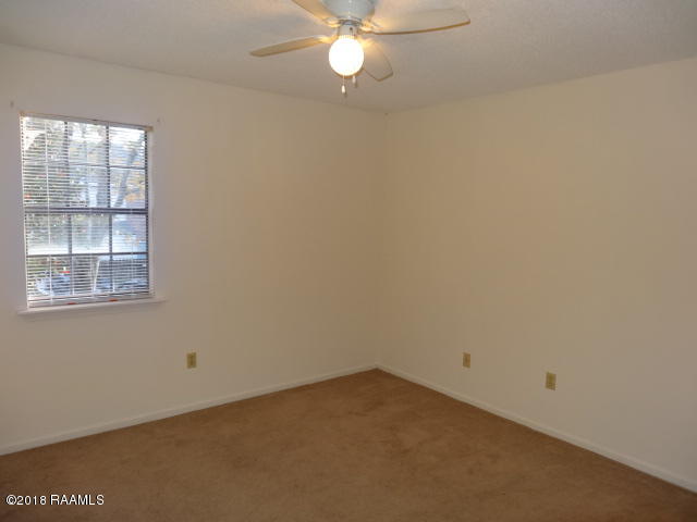 132 Hummingbird Lane, Unit D Lafayette, LA 70506 - Photo 6 of 8 DSC02219