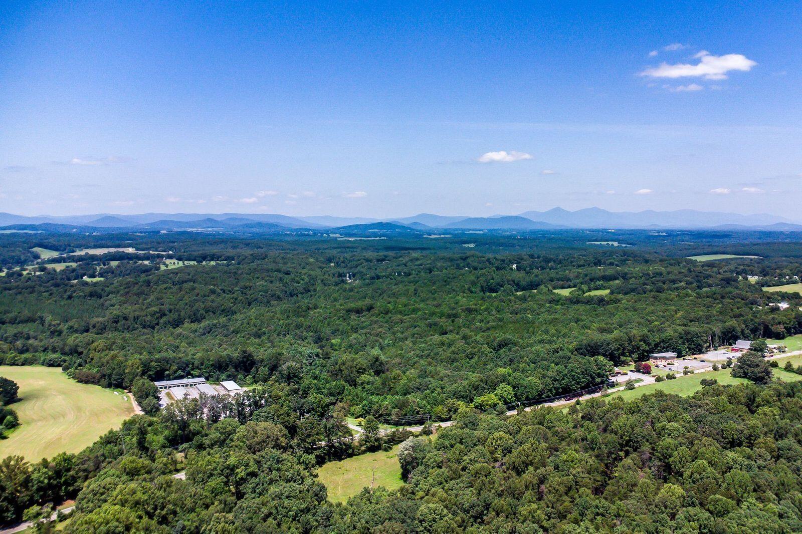 15093 B Moneta Road Moneta, VA 24121 - Photo 3 of 12 oPpIk4Ow