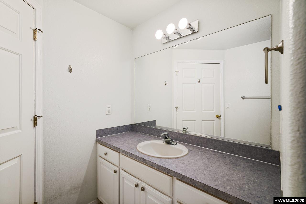 4590 Swegle Road Northeast Salem, OR 97301 - Photo 14 of 31