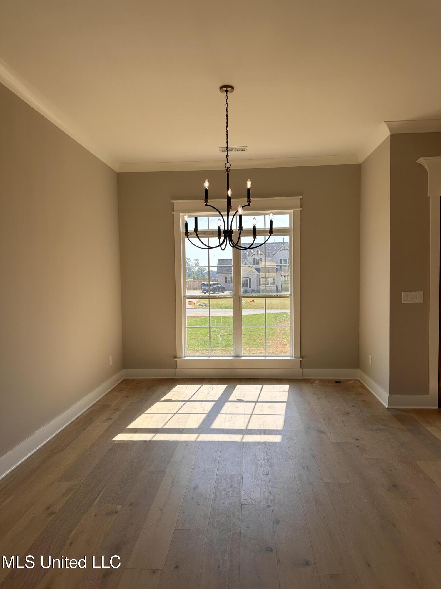 1735 Bakersfield Way Nesbit, MS 38651 - Photo 4 of 22 Dining room