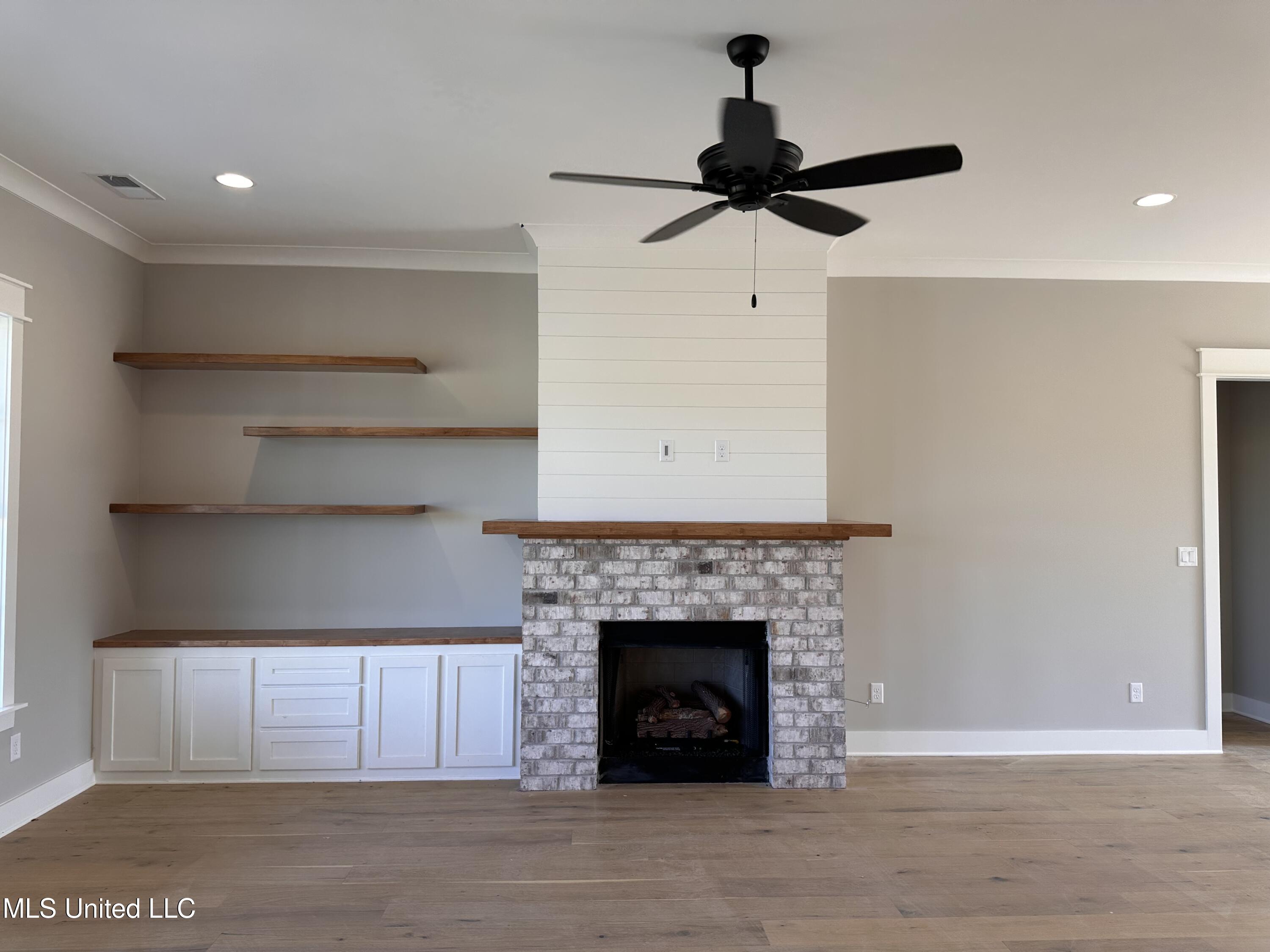 1735 Bakersfield Way Nesbit, MS 38651 - Photo 7 of 22 Living room