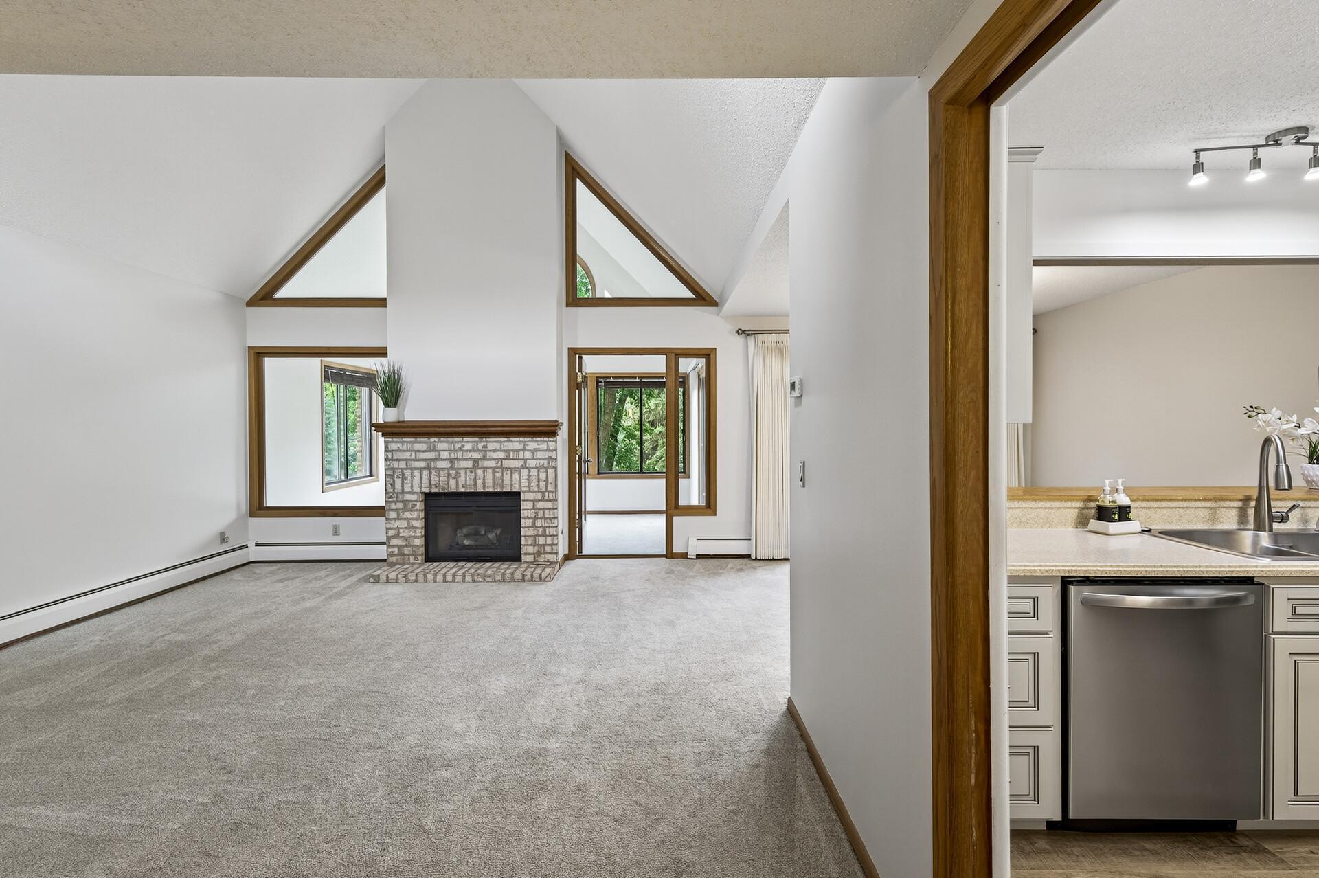6100 Auto Club Road, Unit 303 Bloomington, MN 55438 - Photo 4 of 42 Gallery Image 4