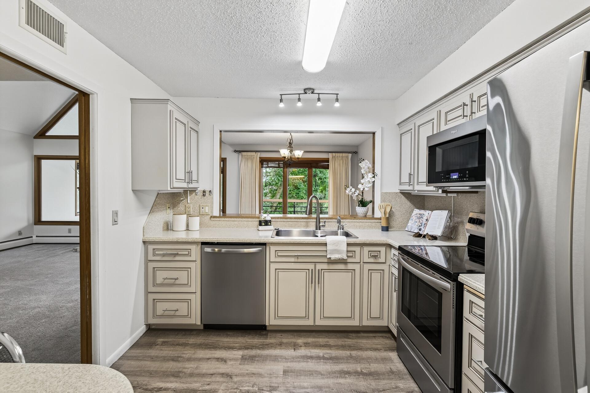 6100 Auto Club Road, Unit 303 Bloomington, MN 55438 - Photo 10 of 42 Gallery Image 10