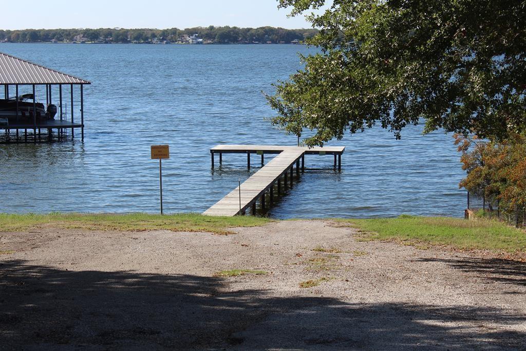 6209 Point La Vista Road Malakoff, TX 75148 - Photo 33 of 38 a view of a backyard