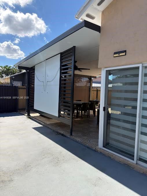 733 Southwest 99th Ct Circle Miami, FL 33174 - Photo 5 of 16 a view of a livingroom with furniture