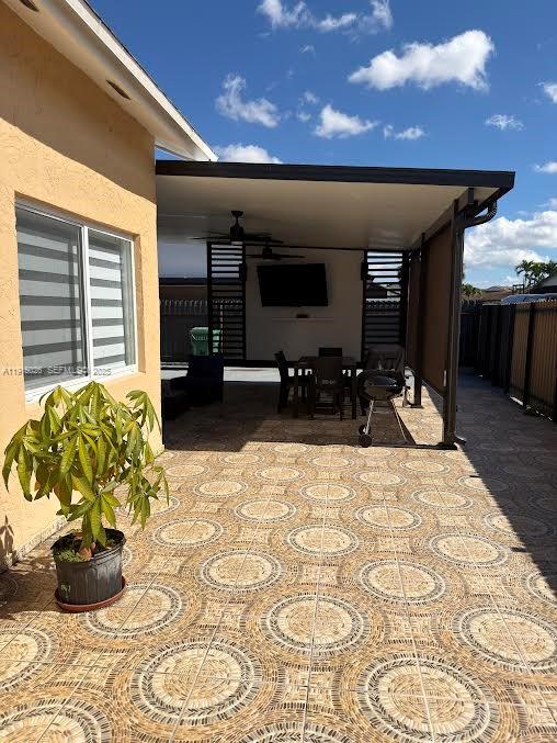 733 Southwest 99th Ct Circle Miami, FL 33174 - Photo 9 of 16 a view of a entryway