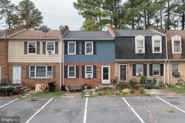 $235,000 | 205 Brunswick Road, Stephens City, VA 22655