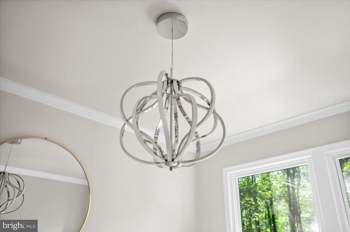 11816 Rutherford Drive Fredericksburg, VA 22407 - Photo 41 of 64 a close view of light fixtures and a window