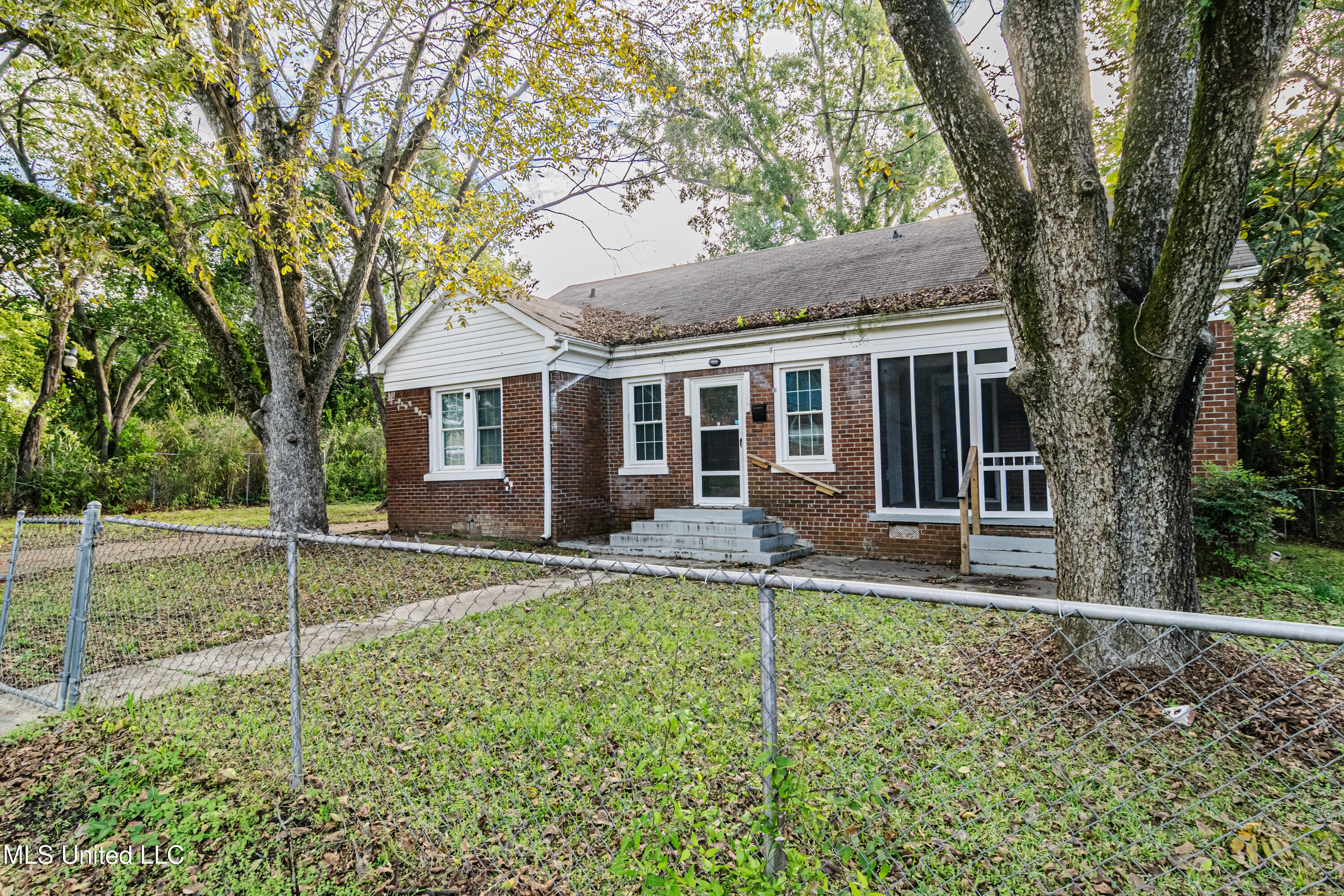 122 Princeton Street Jackson, MS 39203 - Photo 1 of 31 Front