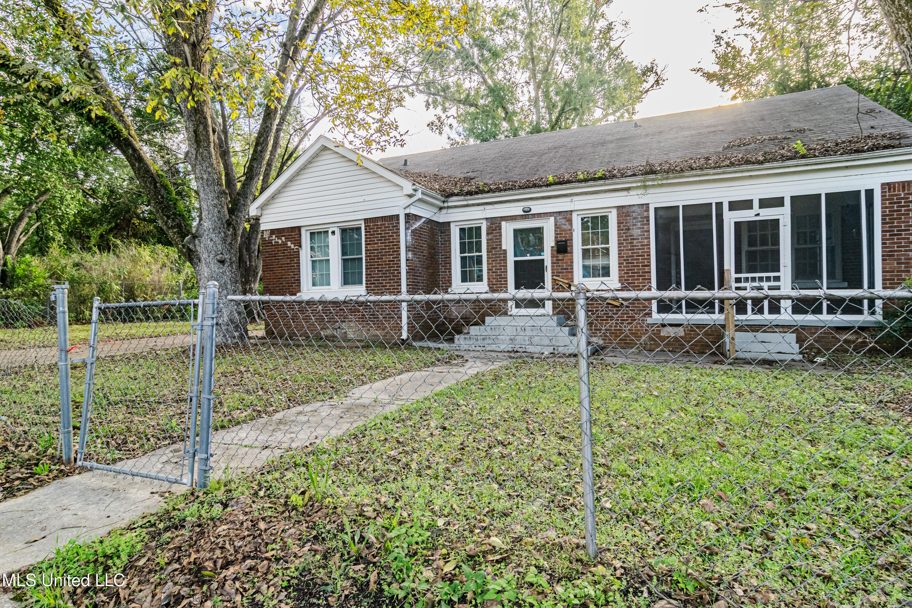 122 Princeton Street Jackson, MS 39203 - Photo 2 of 31 1-DSC_0585
