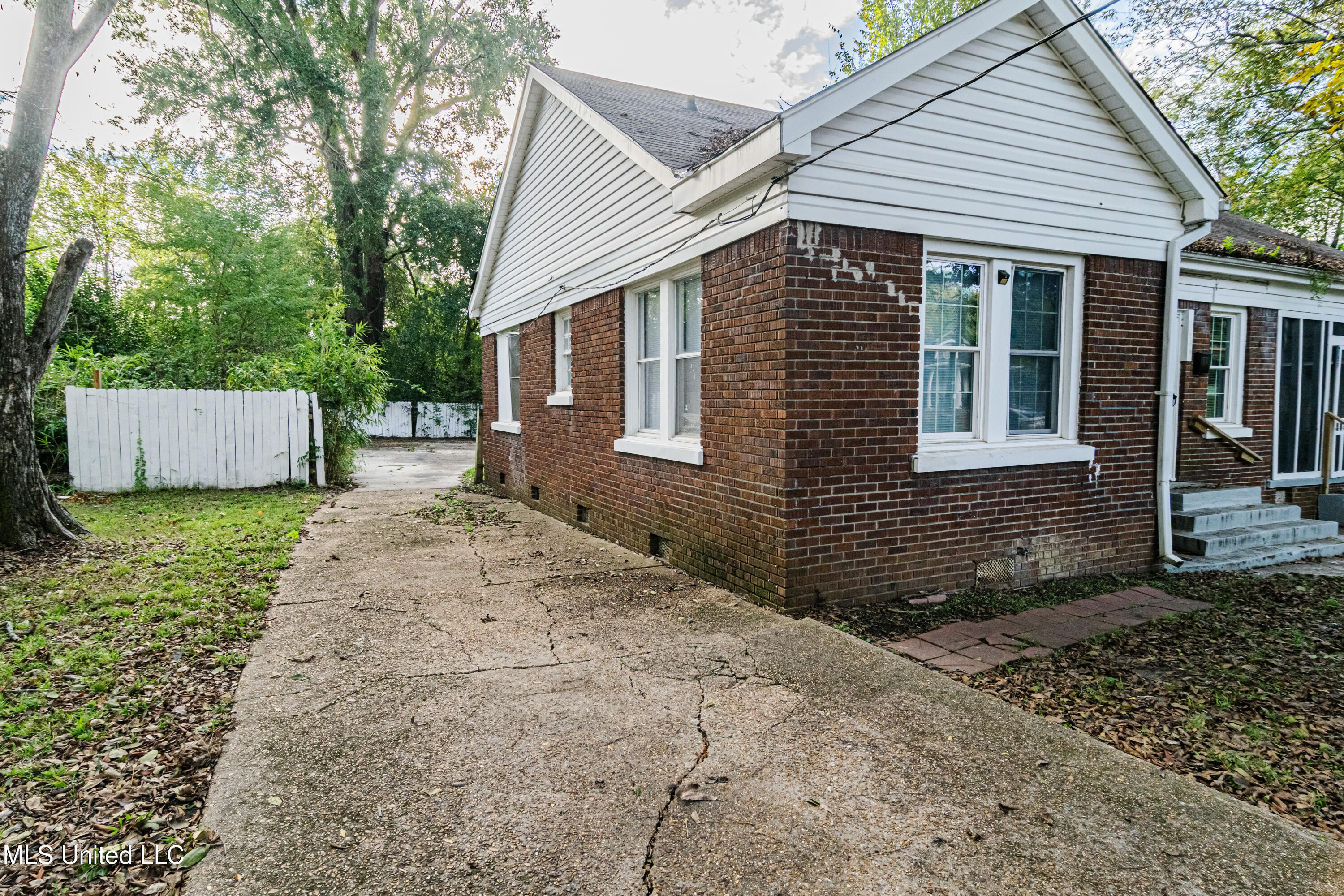 122 Princeton Street Jackson, MS 39203 - Photo 5 of 31 5-DSC_0589