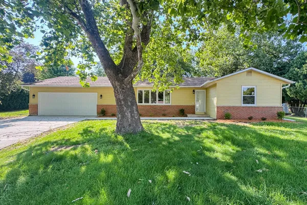 $274,900 | 708 Mission Court, Freeport, IL 61032