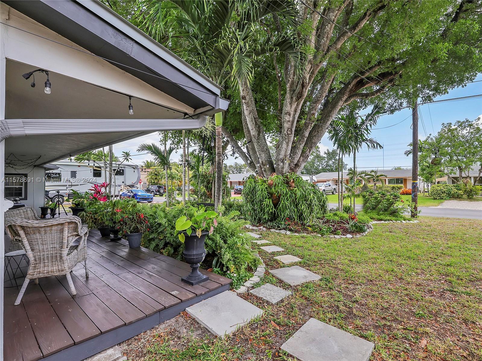 3804 East Shore Road Miramar, FL 33023 - Photo 7 of 61