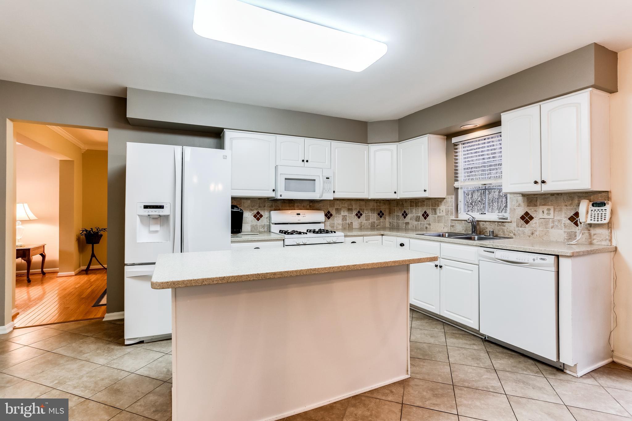 6323 Patuxent Quarter Road Hanover, MD 21076 - Photo 4 of 40