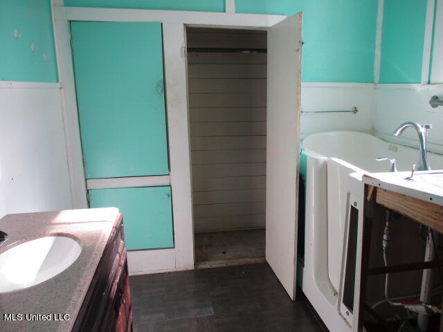 129 Brooks Street Lake, MS 39092 - Photo 8 of 11 Primary Bathroom